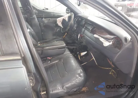 1998 Lincoln Town Car Signature из США, поврежденный, VIN 1LNFM82W8WY716830